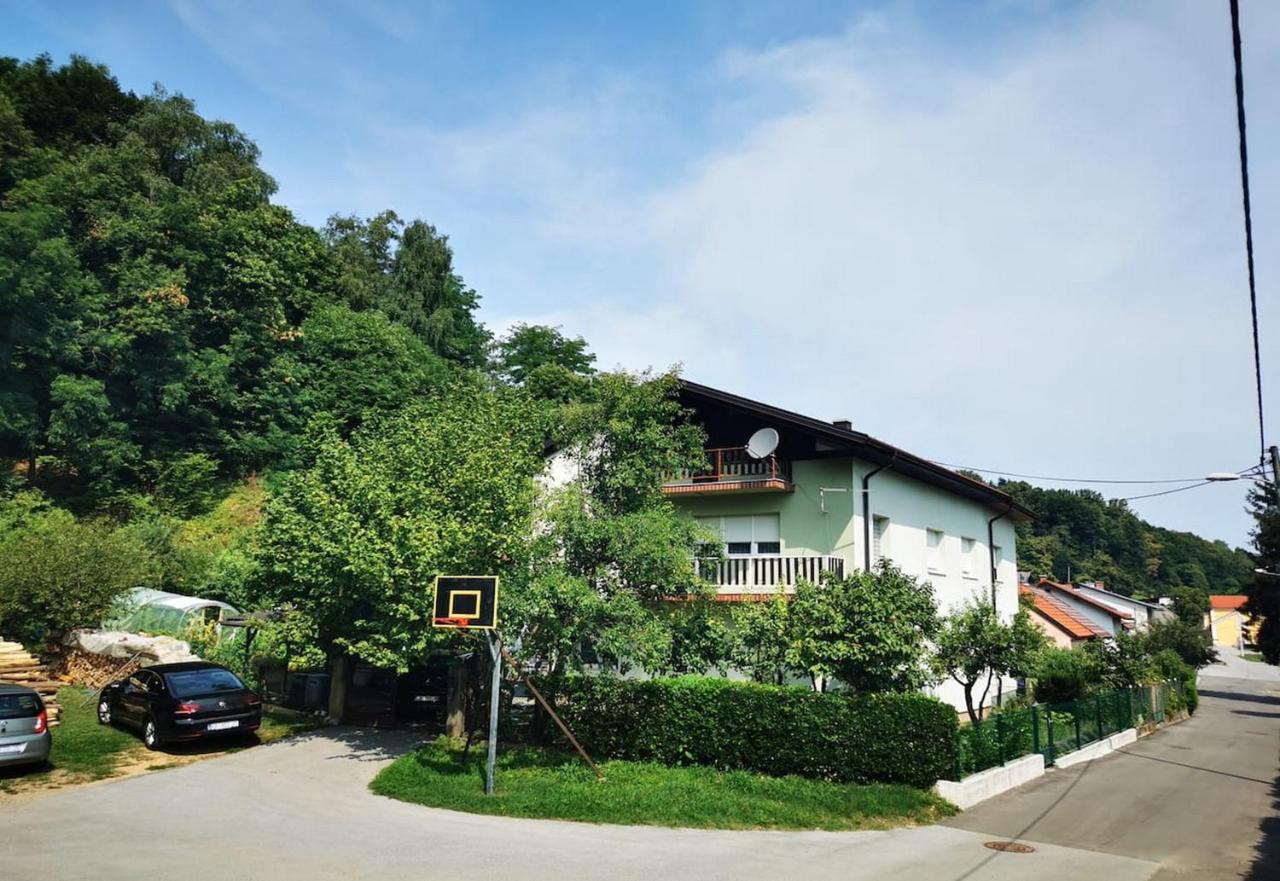 Apartmant Sandra - Big Terace And Free Parking Apartment คาร์โลวัตส์ ภายนอก รูปภาพ