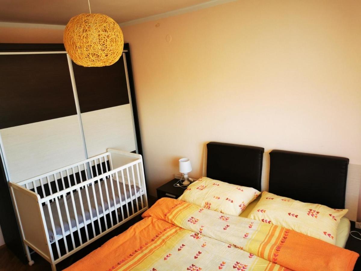 Apartmant Sandra - Big Terace And Free Parking Apartment คาร์โลวัตส์ ภายนอก รูปภาพ